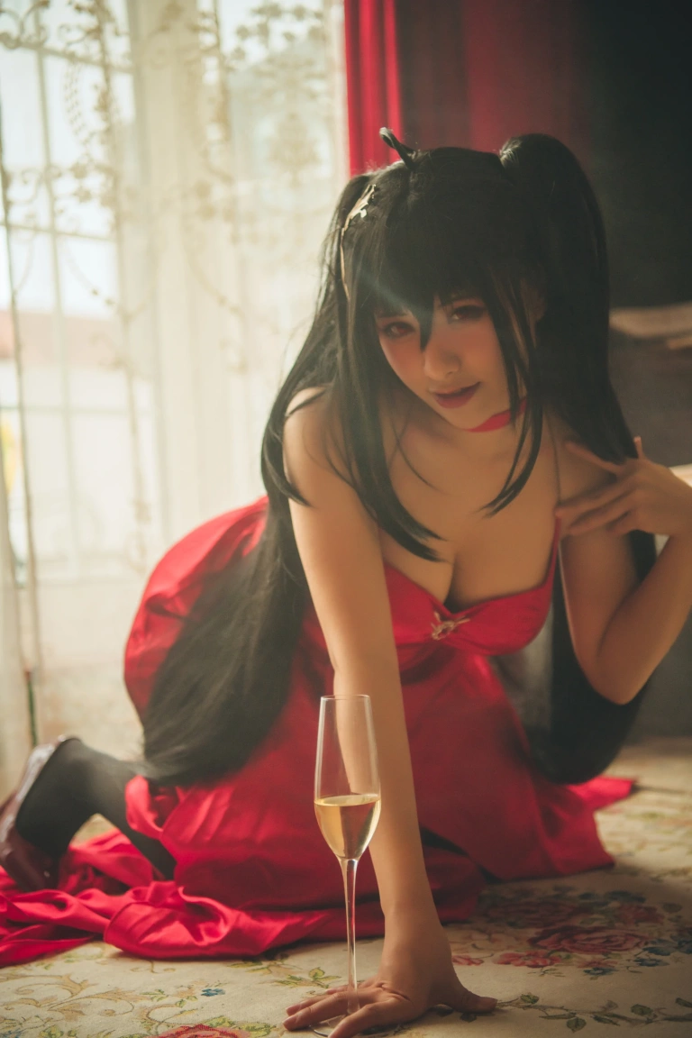 柘烟Zuken《大凤礼服》主题写真：20张全套美图