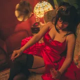 柘烟Zuken《大凤礼服》主题写真：20张全套美图