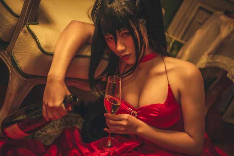 柘烟Zuken《大凤礼服》主题写真：20张全套美图
