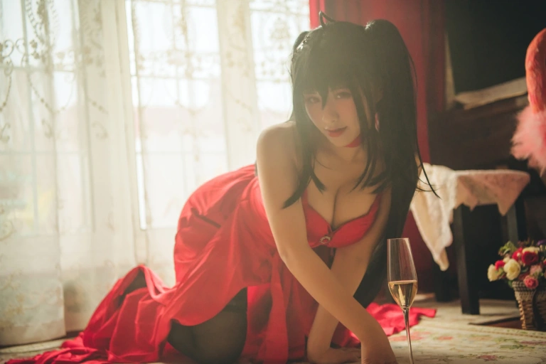 柘烟Zuken《大凤礼服》主题写真：20张全套美图