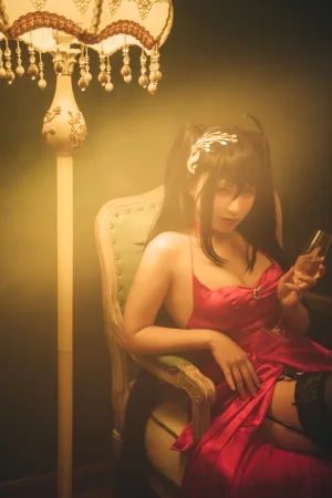 柘烟Zuken《大凤礼服》主题写真：20张全套美图