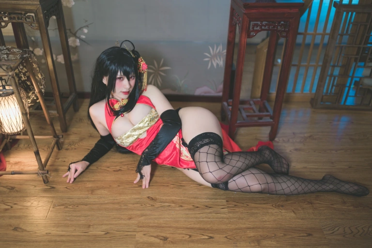 柘烟Zuken《大凤旗袍》主题写真：24张全套美图