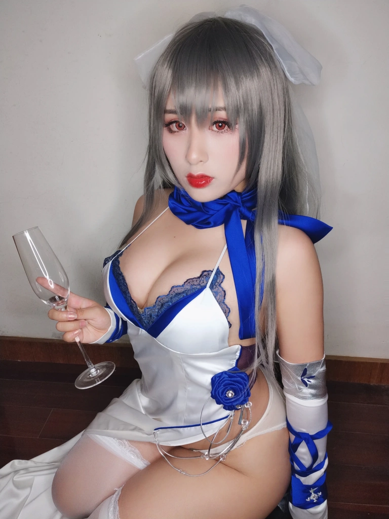 柘烟Zuken《路易九世礼服自拍》主题写真：39张全套美图，含2个视频