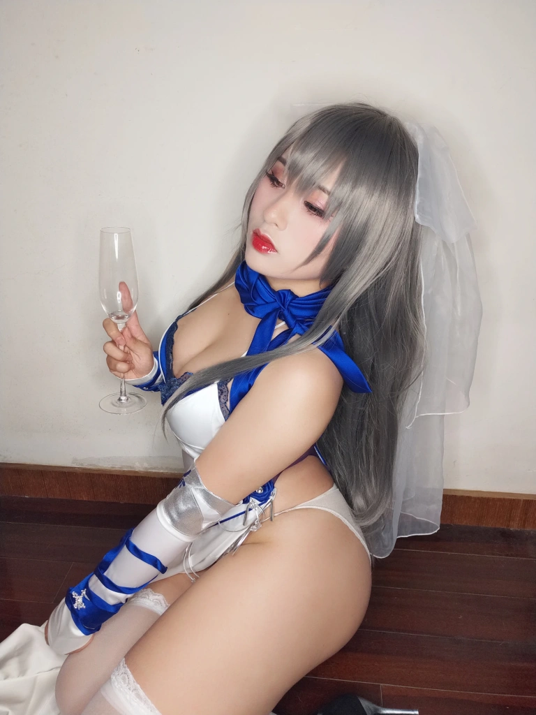 柘烟Zuken《路易九世礼服自拍》主题写真：39张全套美图，含2个视频