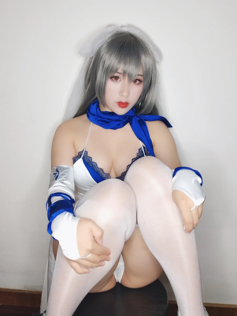 柘烟Zuken《路易九世礼服自拍》主题写真：39张全套美图，含2个视频