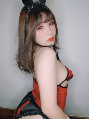 柘烟Zuken《双节限定兔女郎》主题写真：100张全套美图，含1个视频