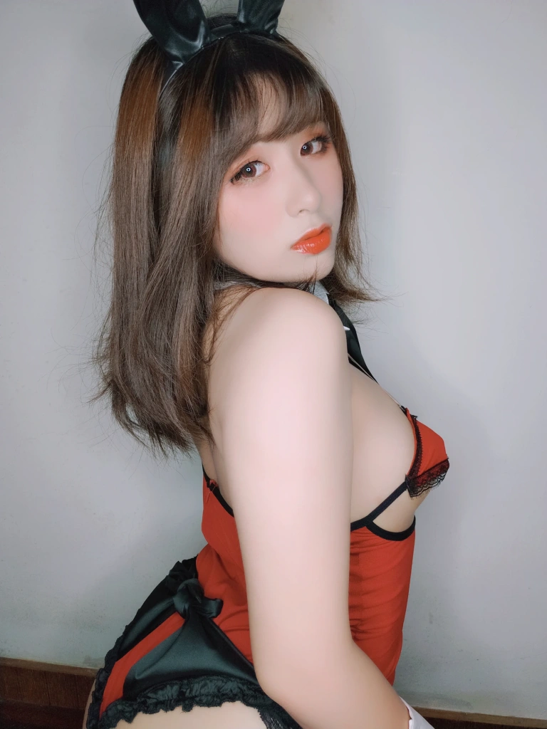 柘烟Zuken《双节限定兔女郎》主题写真：100张全套美图，含1个视频