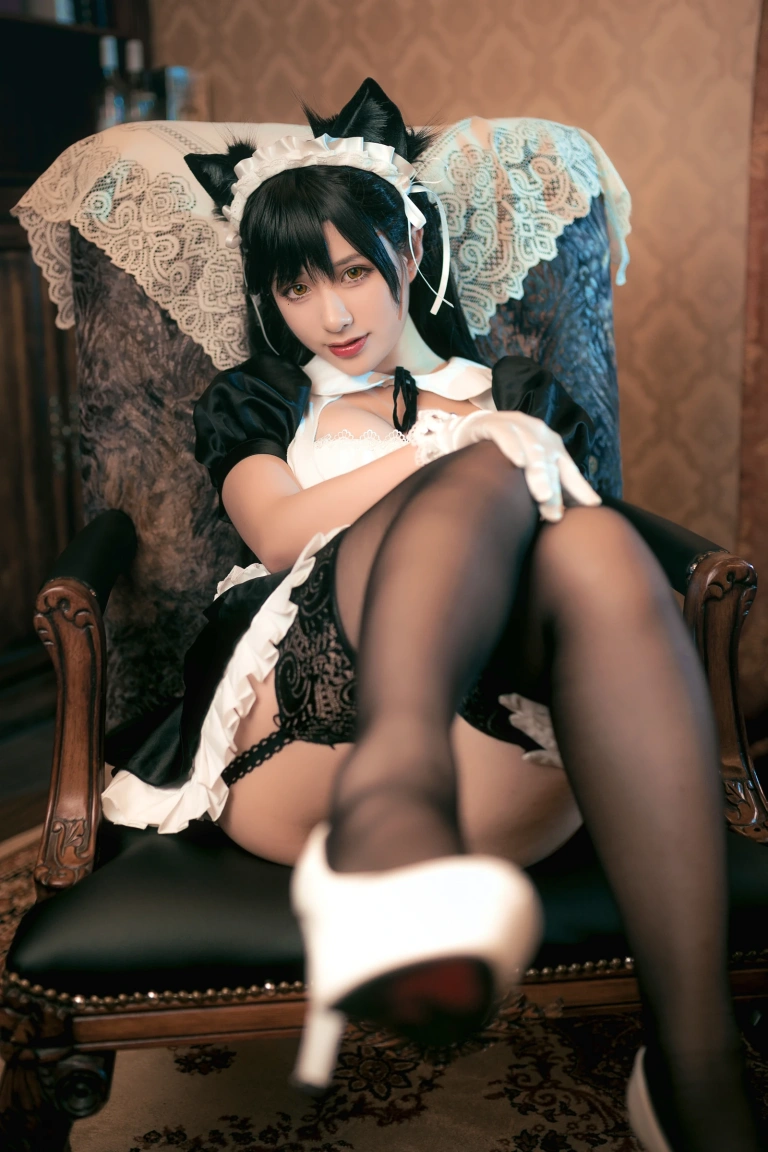 柘烟Zuken《大狗写真》主题写真：70张全套美图