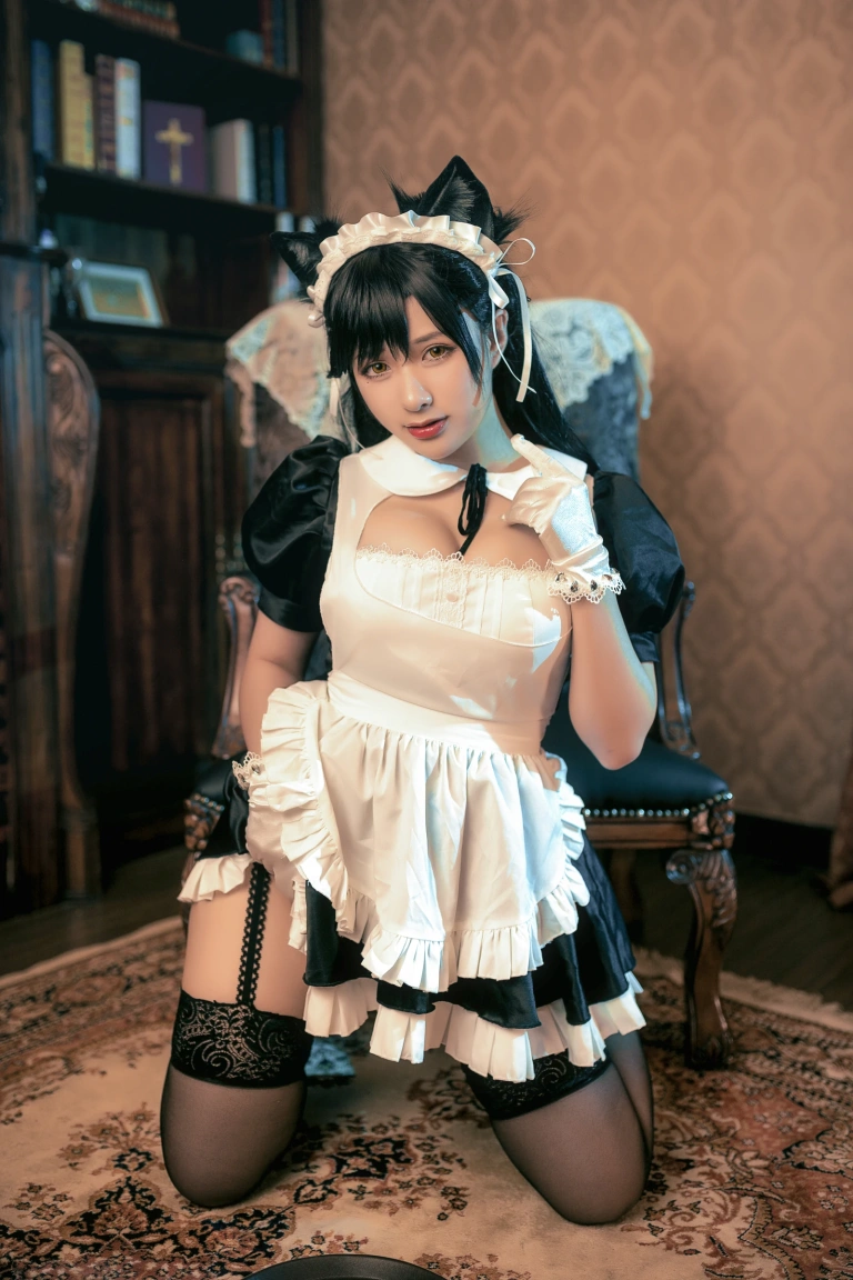 柘烟Zuken《大狗写真》主题写真：70张全套美图