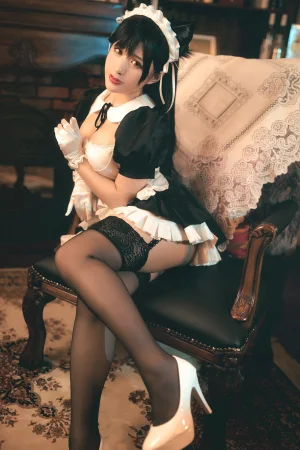 柘烟Zuken《大狗写真》主题写真：70张全套美图