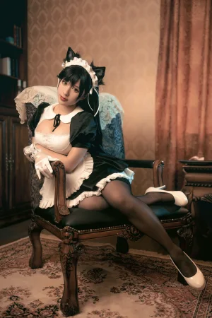 柘烟Zuken《大狗写真》主题写真：70张全套美图