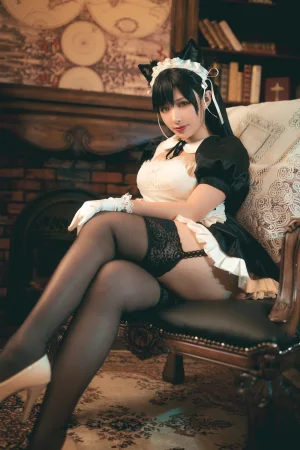 柘烟Zuken《大狗写真》主题写真：70张全套美图
